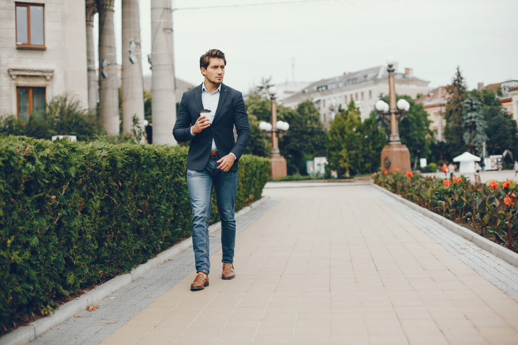 traje-esporte-fino-masculino-pode-usar-calca-jeans